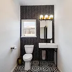 Designer Luxury Home Near Meow Wolf