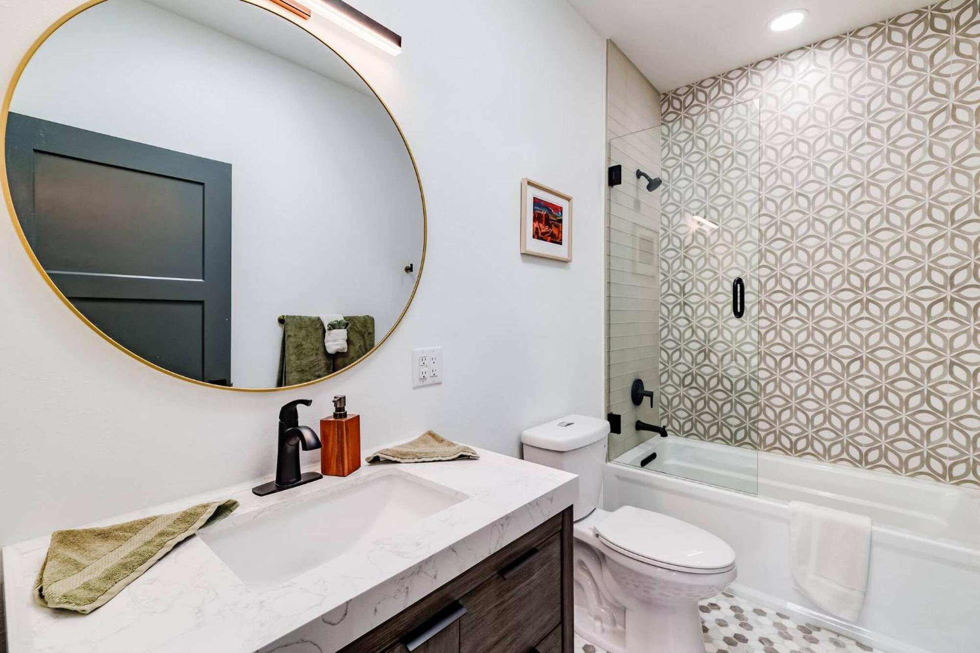 Holiday home Designer Luxury Near Meow Wolf *